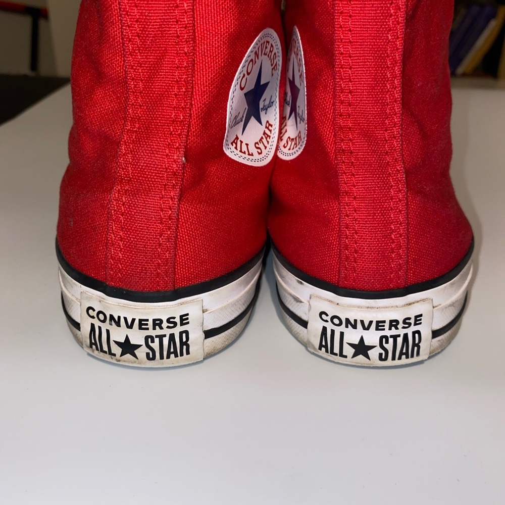 Red and white Converse All Star high-top sneaker (shoe). Men 6 unisex women 8 - Picture 4 of 9